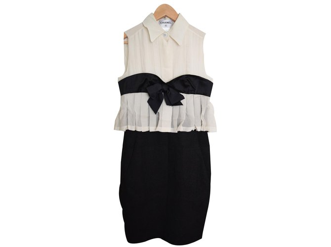 Chanel black and cream pencil dress Silk Wool Nylon  ref.49126