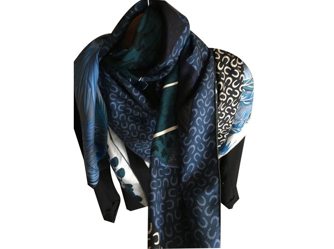 Hermès Scarves Blue Silk  ref.49138