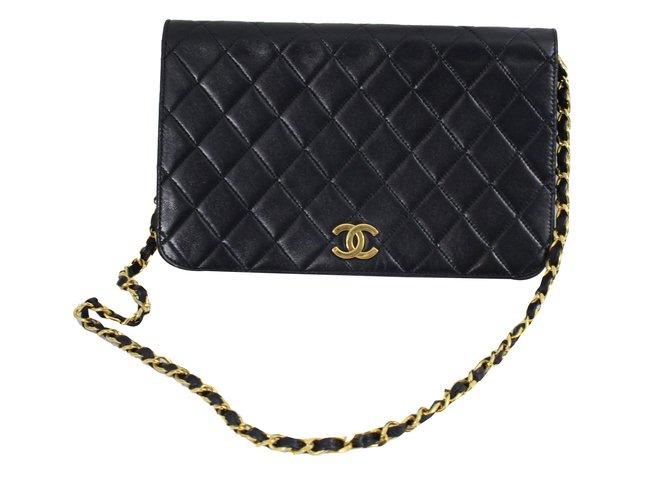Wallet On Chain Chanel WOC vintage Black Patent leather ref.49144 - Joli  Closet