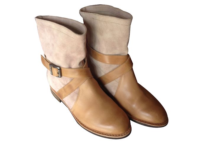 Botas Paraboot de piel beige
