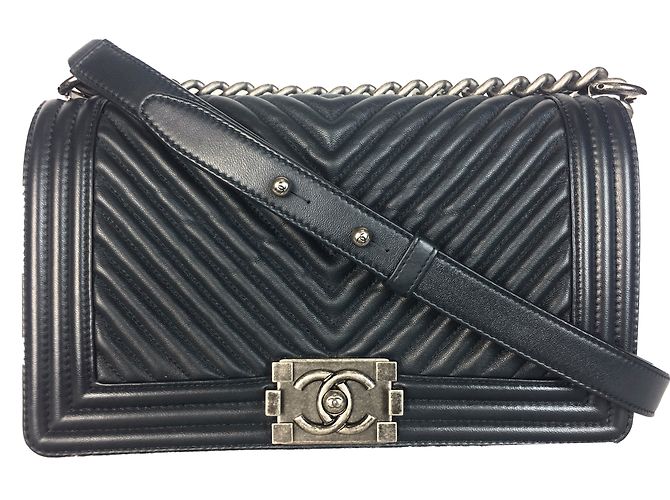 Chanel Boy Medium Chevron Navy Bleu Marine