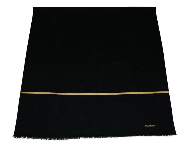Yves Saint Laurent Grand châle noir Laine  ref.49610