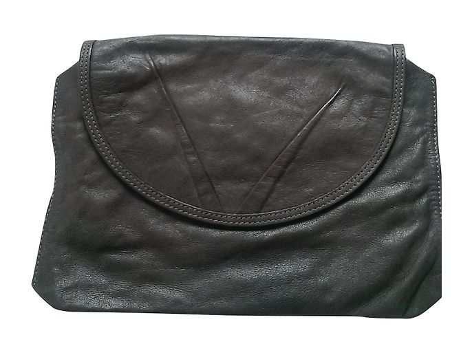 Vanessa Bruno Clutch aus Leder Braun