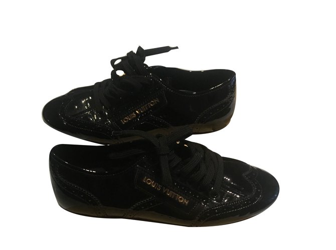 Louis Vuitton scarpe da ginnastica Nero Pelle verniciata  ref.50237
