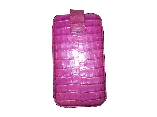 Capa Smythson iPhone SE em couro de croco roxo