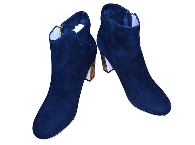 Avril Gau Ankle Boots Black