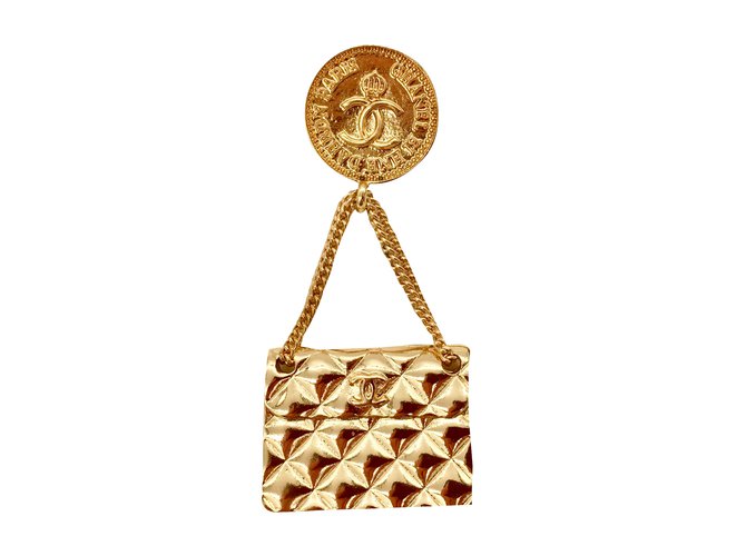 Pin on Vintage Chanel Bags
