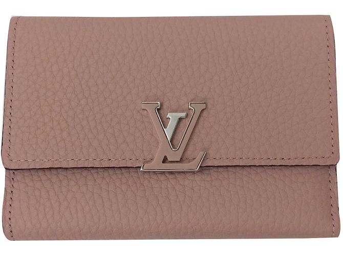 Louis Vuitton Capucines Compact Magnolia Beige