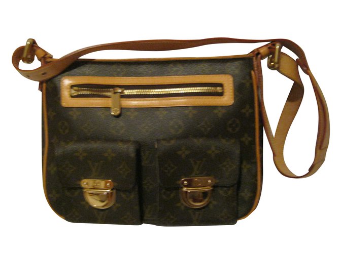 Louis+Vuitton+Hudson+Shoulder+Bag+GM+Brown+Canvas+Monogram for