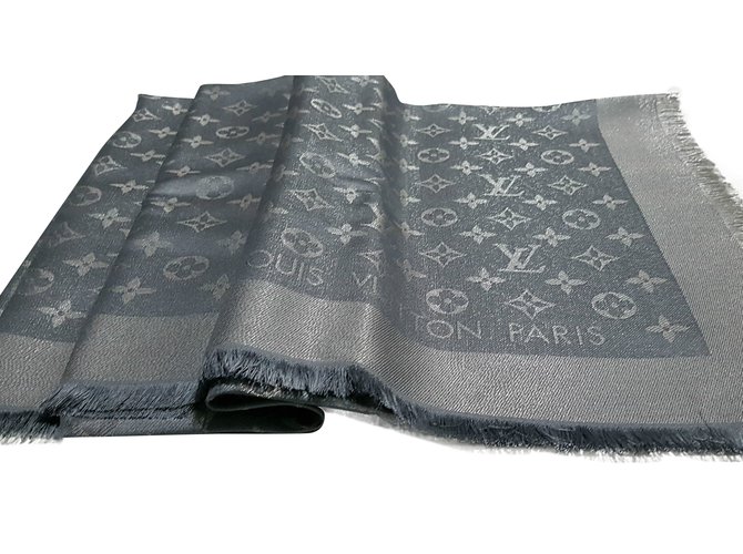 Louis Vuitton Classical Monogram Scarf Grey Silk  ref.51594