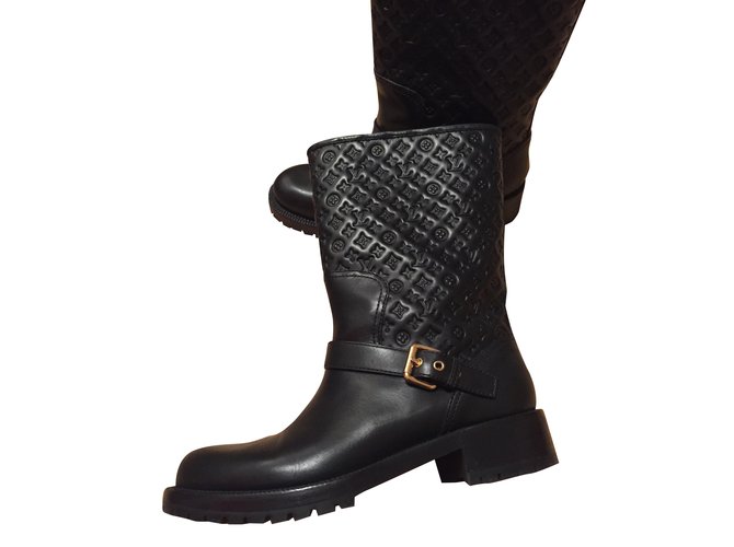 Louis Vuitton Boots Black Leather  ref.51625