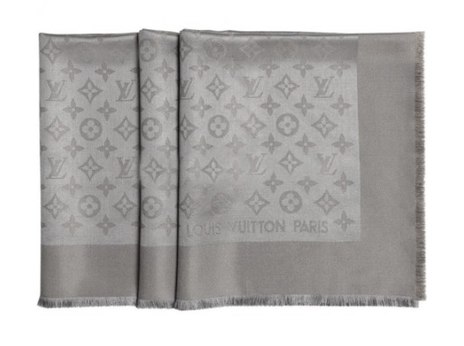 Louis Vuitton Sciarpa classica Monogram Beige Seta  ref.51880