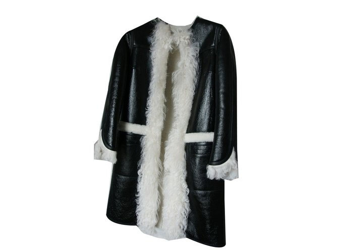 Louis Vuitton Cappotto di pelle di pecora Nero  ref.52125
