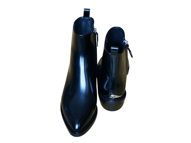 Louis Vuitton Bota de tobillo para después del espectáculo Negro Cuero  ref.52131