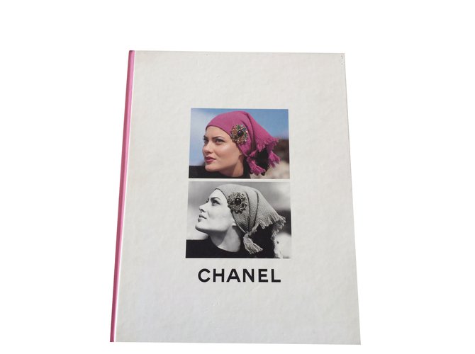 Catalogue Chanel Vintage automne-hiver 1995-1996  ref.52270