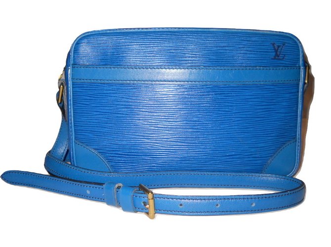 Louis Vuitton vintage Trocadero PM épi blue Toledo Leather ref