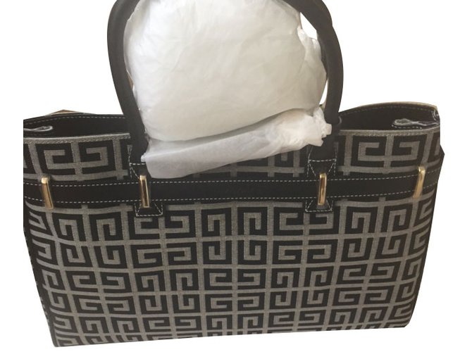 Givenchy Handbags Black  ref.52461