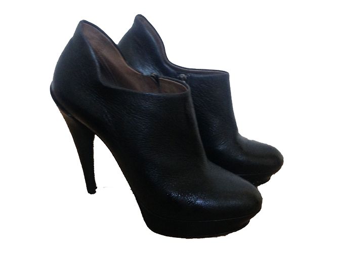 Lanvin Black Leather Heels 40