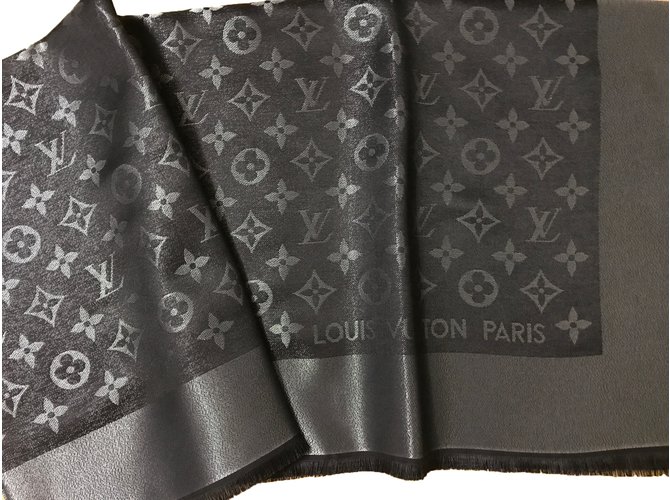 Louis Vuitton MONOGRAM SHINE LV Black Silk ref.52702 - Joli Closet