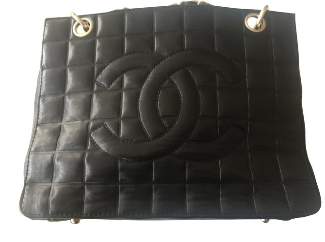Chanel Handbags Black Leather  ref.52761