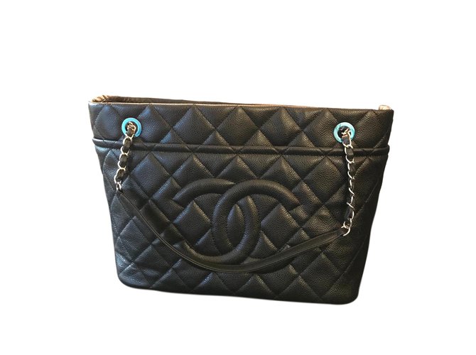 Chanel Handtaschen Schwarz Leder  ref.52875