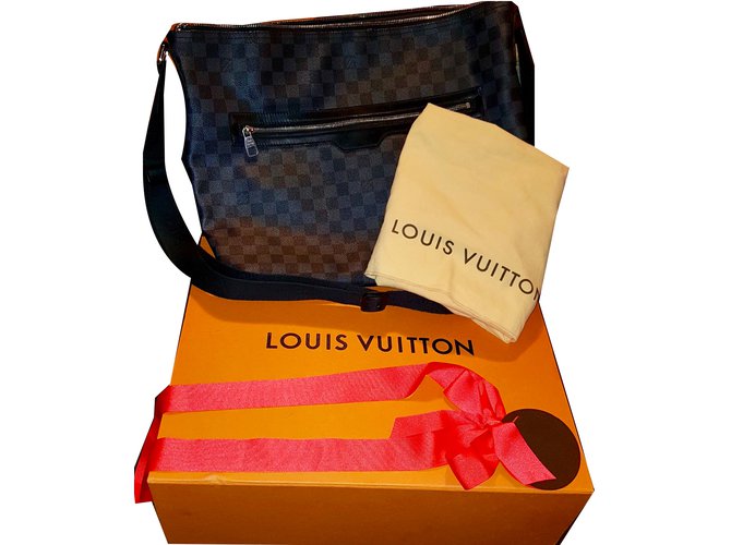 Sacs Louis Vuitton pour homme