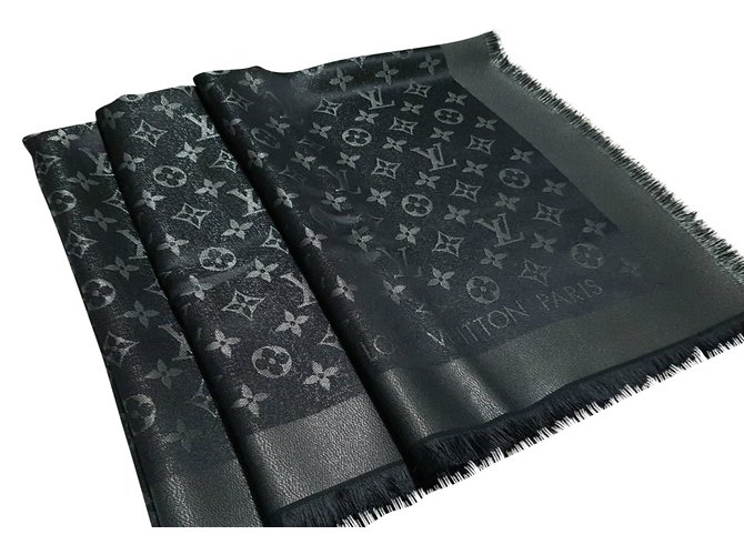 Louis Vuitton Classical Monogram Scarf Black Silk  ref.53207