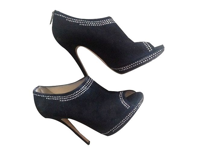 Stivaletti Jimmy Choo Neri in Scamosciato a Punta Aperta Nero