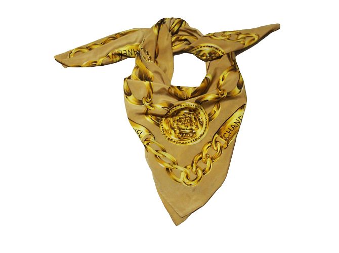 Sciarpa Chanel in seta oro D'oro 