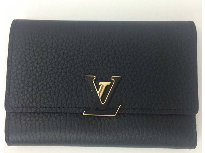 Louis Vuitton 2017 Taurillon Leather Capucines Wallet