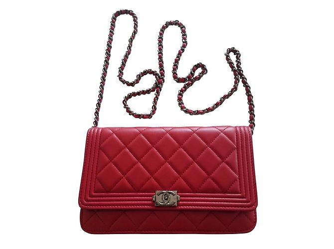 Boy Chanel WOC Rot Lammfell