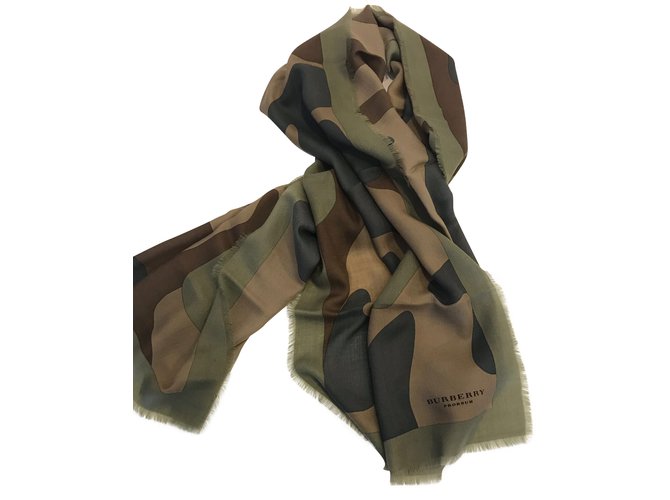 Burberry Scarves Green Cashmere  ref.53622