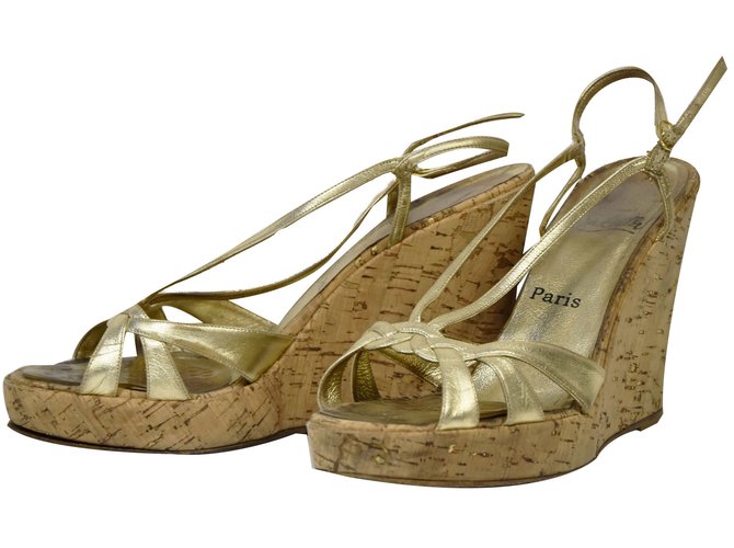 Christian Louboutin Sandals Golden Leather  ref.53663