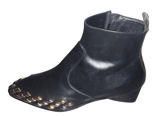 Louis Vuitton Ankle Boots Black Leather  ref.54004