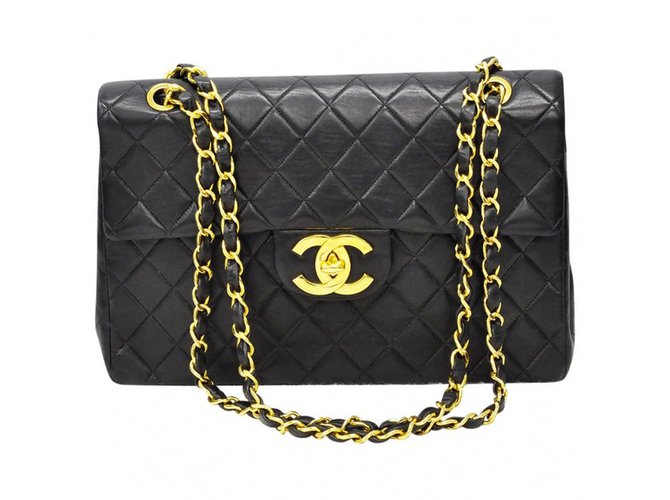 Timeless Chanel Maxi Jumbo Black Leather ref.54063 - Joli Closet