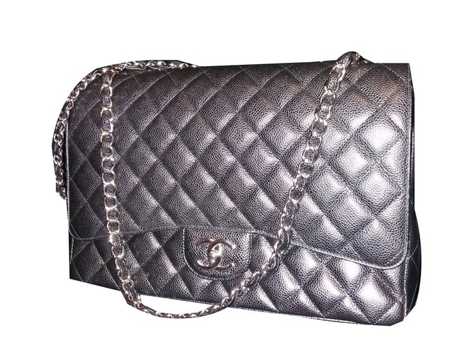 Chanel Timeless maxi jumbo Black Leather ref.54125 - Joli Closet
