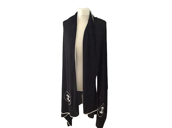 Chanel Scarves Black Cashmere ref.54190 - Joli Closet