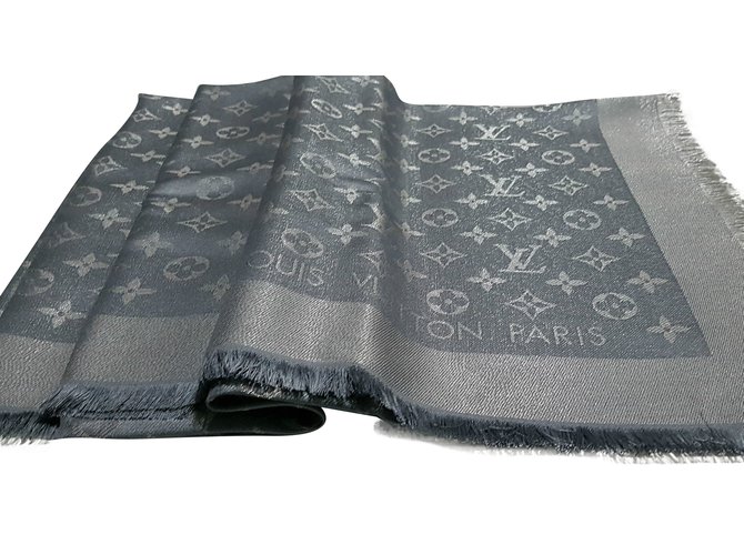 Louis Vuitton Classic Monogram Scarf Grey Silk  ref.54551