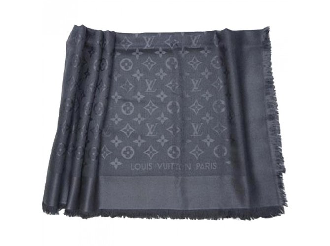 Louis Vuitton Foulards Soie Gris  ref.54622