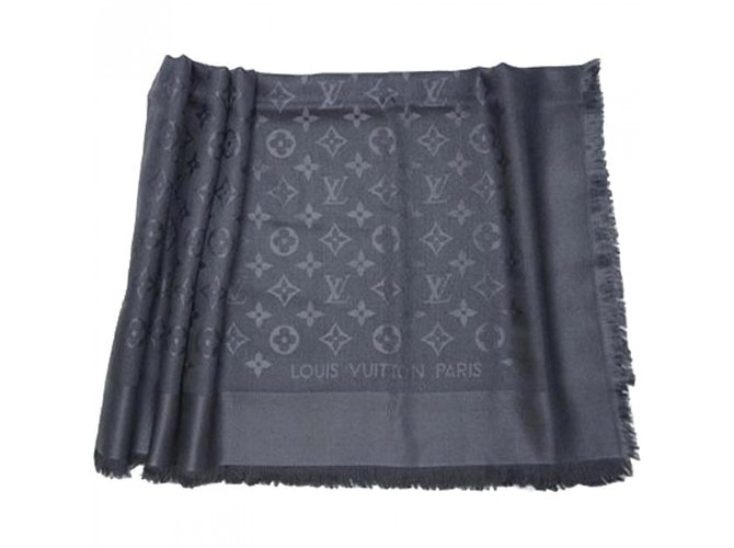 Louis Vuitton Classic Monogram Scarf Grey Silk  ref.54622