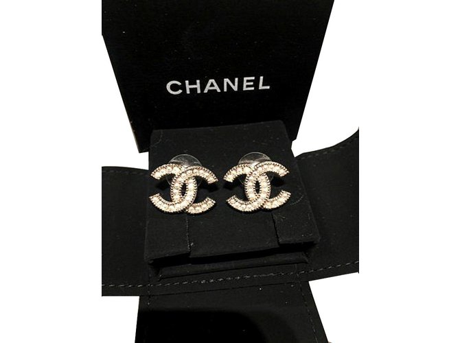 Chanel Earrings Beige Golden  ref.54789