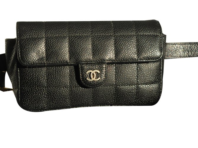 Chanel, Pochette Chanel cuir Uniforme Noir  ref.55355