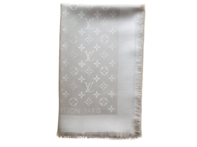 Louis Vuitton Classic Monogram Scarf Beige Silk  ref.55401