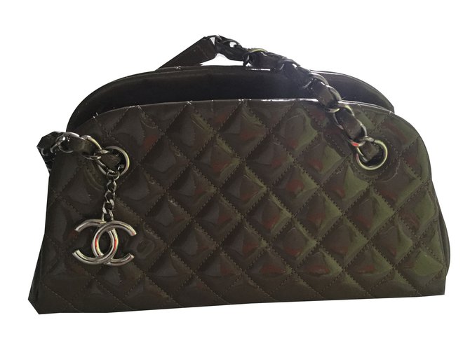 Chanel Mademoiselle Khaki Leather  ref.55576
