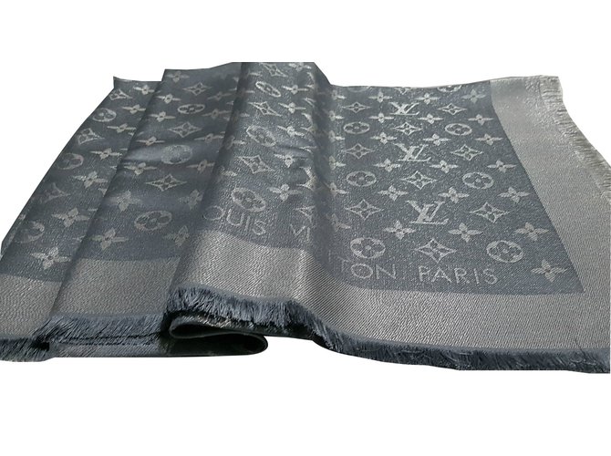 Louis Vuitton Classic Monogram Scarf Grey Silk  ref.55665