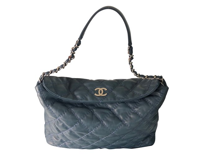 Chanel Bolsas Azul Couro  ref.55737