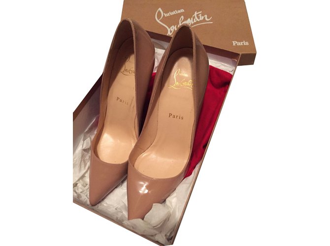 Christian Louboutin Pigalle Louboutin Cuir vernis Beige  ref.56383