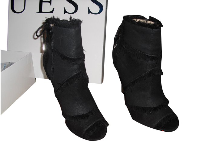 Guess PASTORA PEEP-TOE Ankle Boots 
