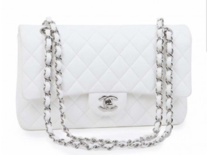 Timeless Chanel Bolsas Branco Pele de cordeiro  ref.56399