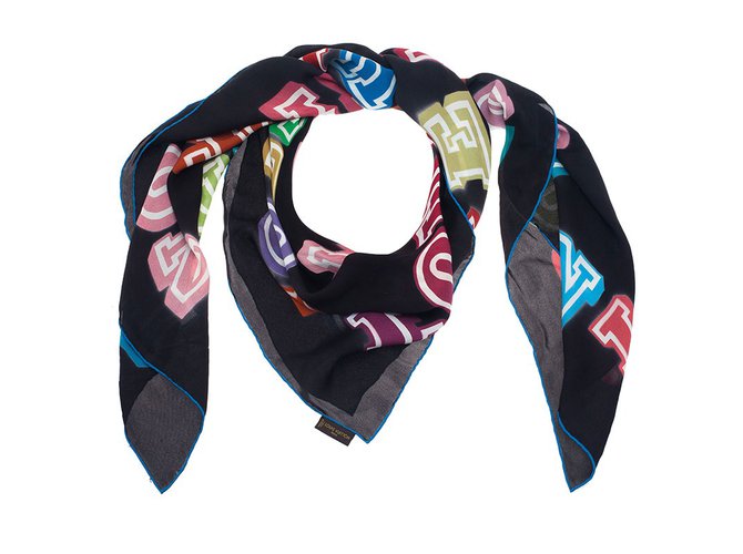 Louis Vuitton gran foulard Negro Seda  ref.56741